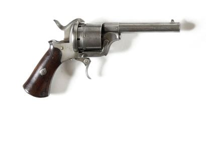 Revolver à broche à système,
six coups, calibre...