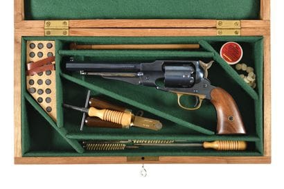 Coffret comprenant un revolver Remington...
