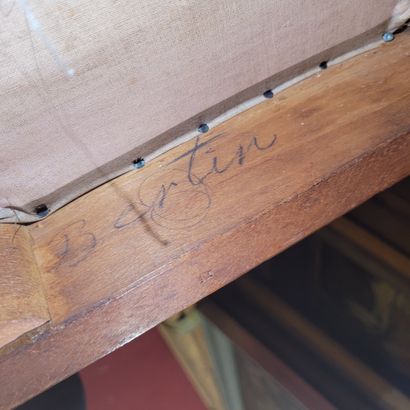 Pair of chairs
in mahogany and mahogany veneer,...