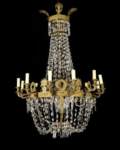 Twelve-light chandelier
in bronze and cut...