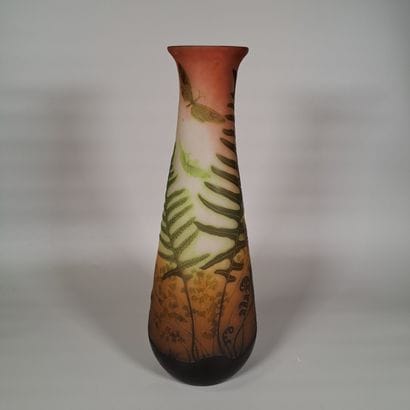 ETABLISSEMENT GALLE
Large multi-layered glass...