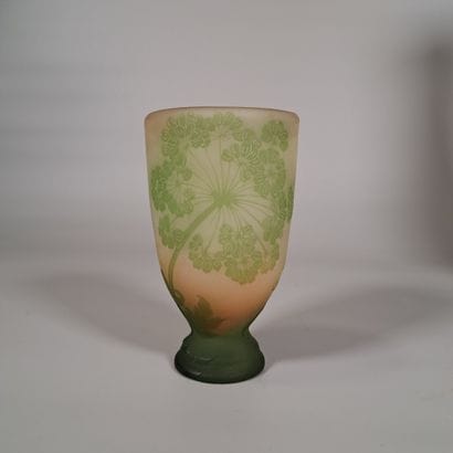 ETABLISSEMENT GALLE
Acid-etched multi-layered...