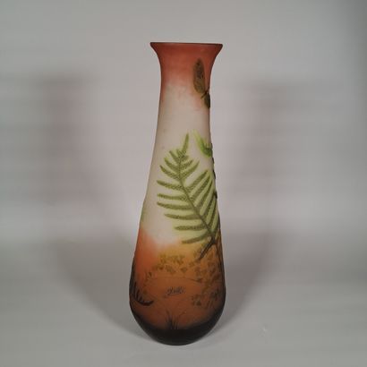 ETABLISSEMENT GALLE
Large multi-layered glass...