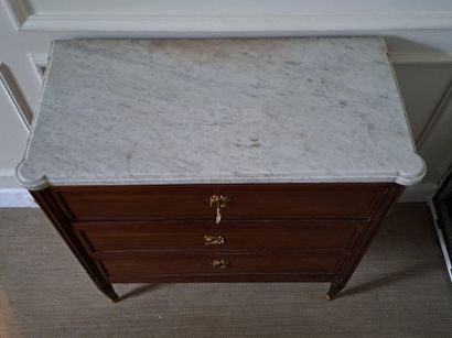 SCRIBAN COMMODE in mahogany veneer opening...