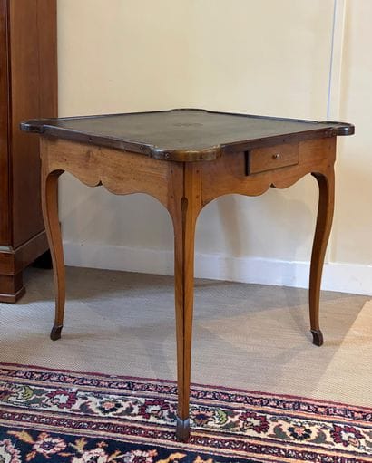 GAME TABLE in natural wood, opening with...