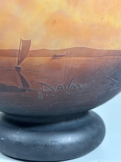 DAUM NANCY
Large multi-layered glass bowl...