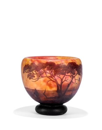 DAUM NANCY
Large multi-layered glass bowl...