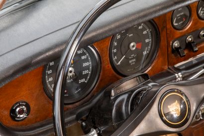 1967 JAGUAR 420
SANS RESERVE
• Carte grise...