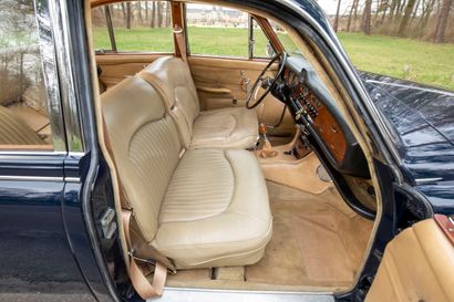 1967 JAGUAR 420
SANS RESERVE
• Carte grise...
