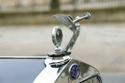 1934 DELAGE D8-15 L CABRIOLET CHAPRON
Carte...