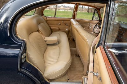 1967 JAGUAR 420
SANS RESERVE
• Carte grise...
