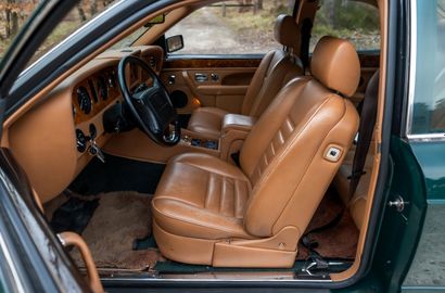 1993 BENTLEY CONTINENTAL R
•	Carte Grise...