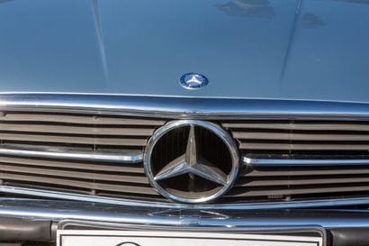 1978 MERCEDES BENZ 450 SLC
• Carte grise...