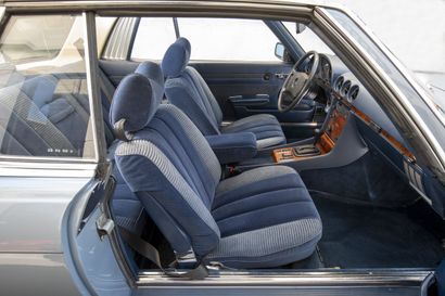 1978 MERCEDES BENZ 450 SLC
• Carte grise...