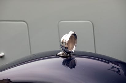 1934 DELAGE D8-15 L CABRIOLET CHAPRON
Carte...