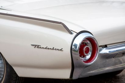 1963 FORD Thunderbird
• Carte grise française...
