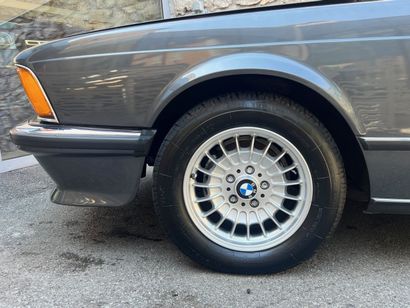 1981 BMW 635 CSI

•	Titre de circulation...