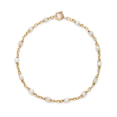 BRACELET
présentant une chaîne à maillons...