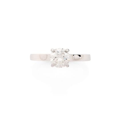 SOLITAIRE 
retenant un diamant rond taille...