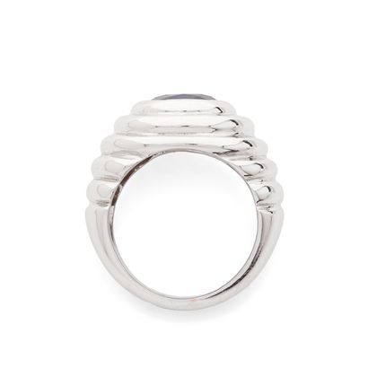 BAGUE JONC 
retenant un saphir coussin rectangulaire...