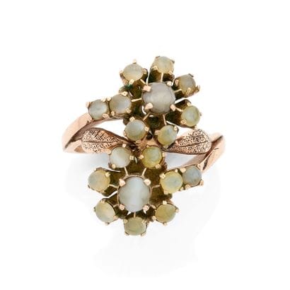 BAGUE TOI ET MOI
présentant un motif floral...