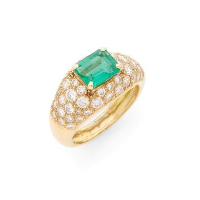 BAGUE JONC
retenant une émeraude taille émeraude...