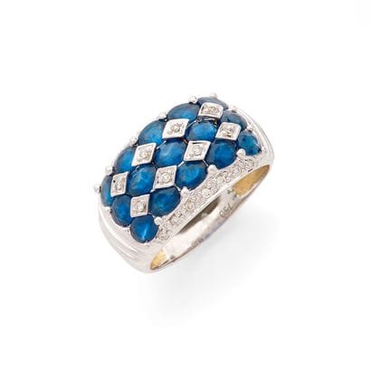 BAGUE JONC
ornée de saphirs ovales ponctués...