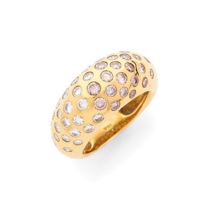 BAGUE JONC 
présentant un pavage de diamants...