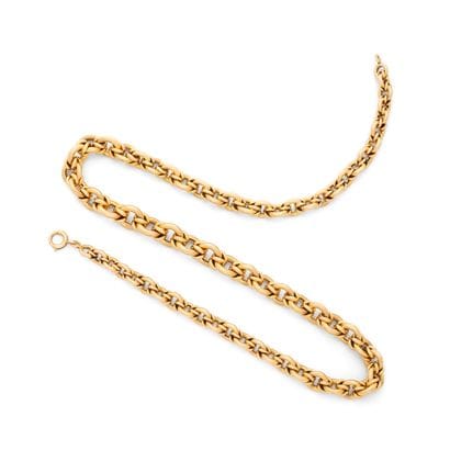 COLLIER
retenant une maille ronde en chute....