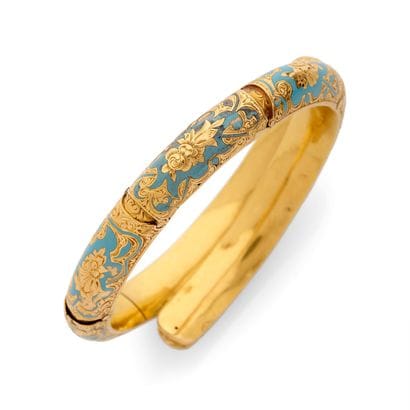 19TH CENTURY 
CURL BRACELET
A hinged bracelet...