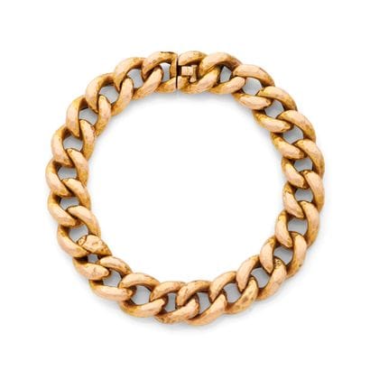 BRACELET
retenant une maille gourmette martelée....