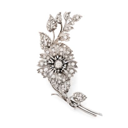 BROCHE TREMBLEUSE
présentant un motif de...