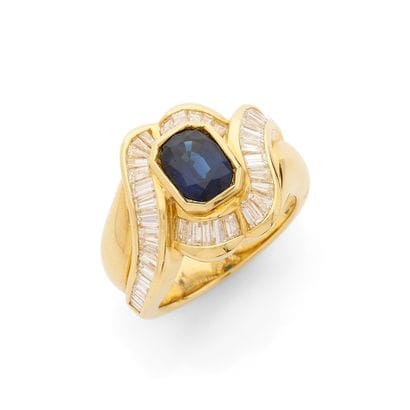 BAGUE
présentant une forme de tourbillon...