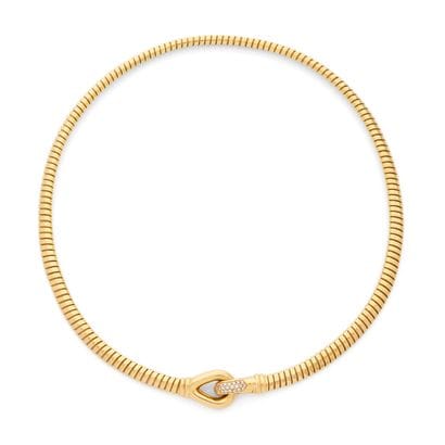 COLLIER RAS DE COU
présentant une maille...