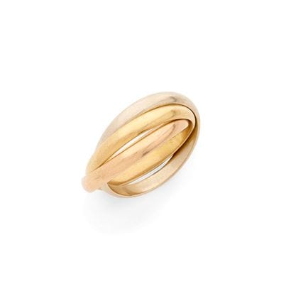 BAGUE
retenant trois anneaux entrelacés dans...
