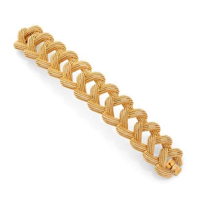 BRACELET
présentant une succession de maillons...
