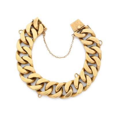 BRACELET
présentant une maille gourmette...