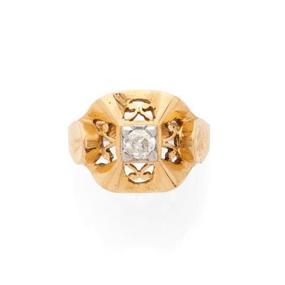 BAGUE
retenant un diamant taille ancienne...