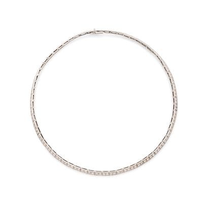 COLLIER RIVIÈRE 
retenant une suite de 64...