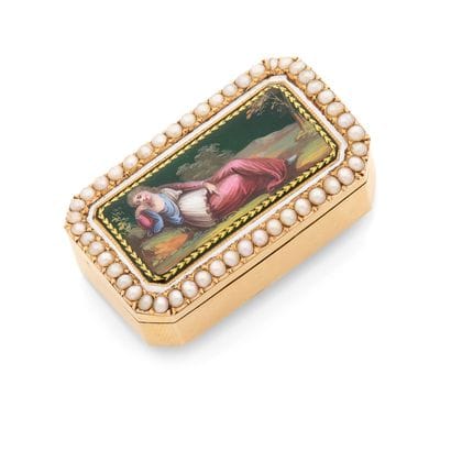 PILLBOX
Featuring a rectangular enamel medallion...