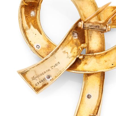 BOUCHERON
BROCHE
présentant un motif de ruban...