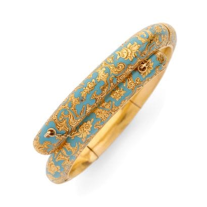 19TH CENTURY 
CURL BRACELET
A hinged bracelet...