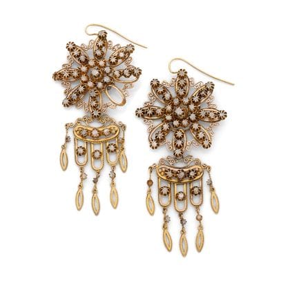 19TH CENTURY
PAIR OF TRANSFORMABLE EARRINGS
featuring...