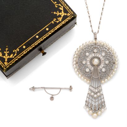 PENDENTIF À TRANSFORMATION
présentant un...