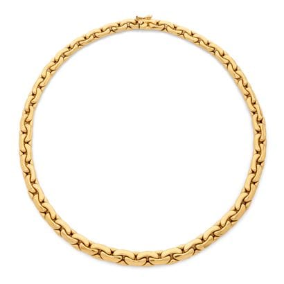 COLLIER
présentant une maille haricot en...