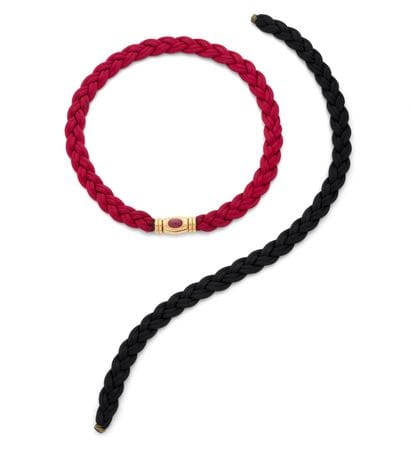 COLLIER TRANSFORMABLE
présentant un motif...