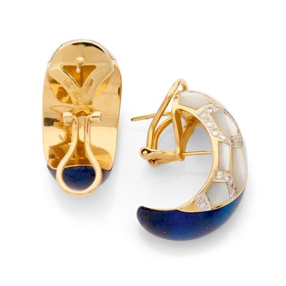 GIODORO 
PAIRE DE BOUCLES D'OREILLES 
de...