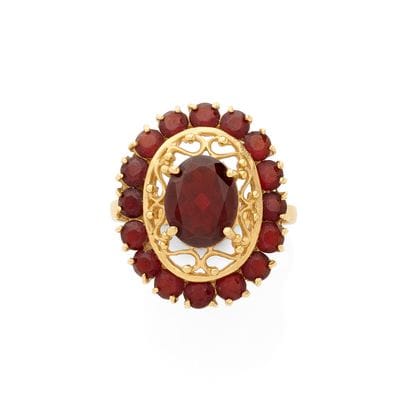 RING
Featuring a floral design with an oval...