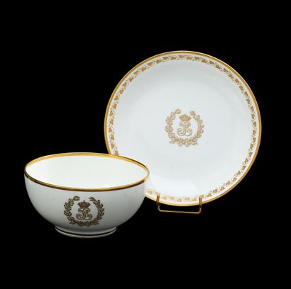 PORCELAINE DE LA MANUFACTURE DE SEVRES.
SERVICE...