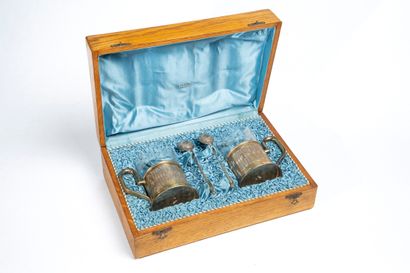 Paire de PORTE-VERRE À THÉ et leurs cuillères...